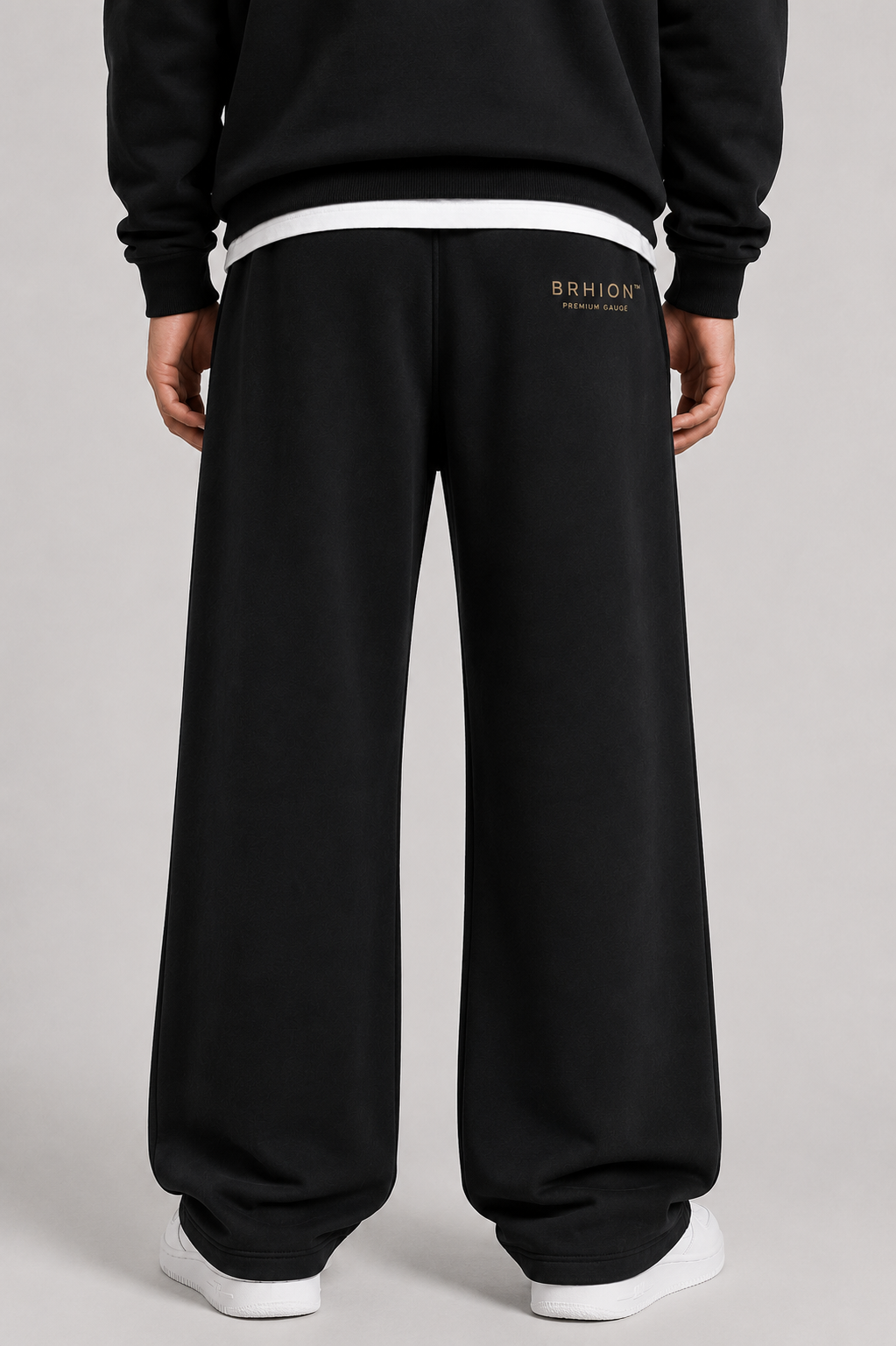 Studio Ivory Relaxed Sweatpants